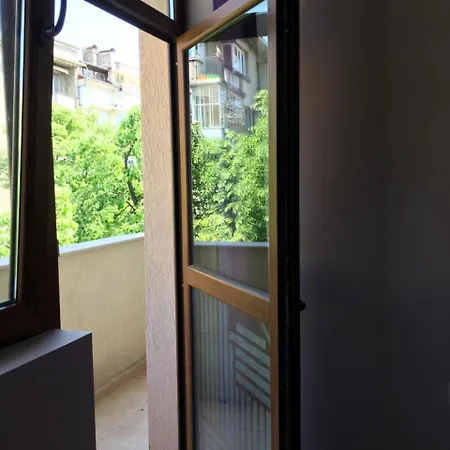 Daire Cozy In The Heart Of Burgaz